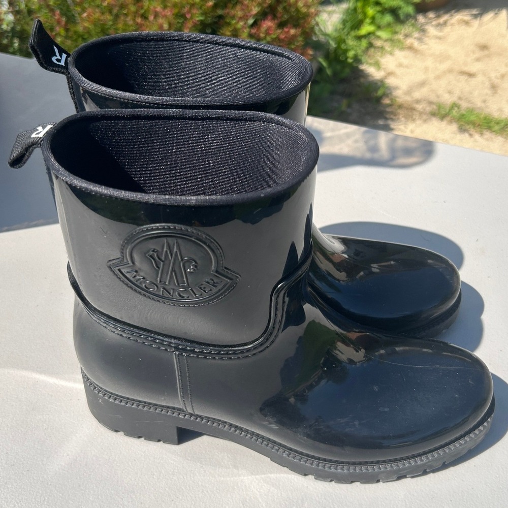 Moncler Loftgrip Black Glossy Rubber Rain Boots Ankle Lug Sole Made in Italy 40